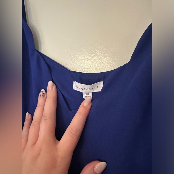 Socialite scalloped tank - Picture 3 of 3